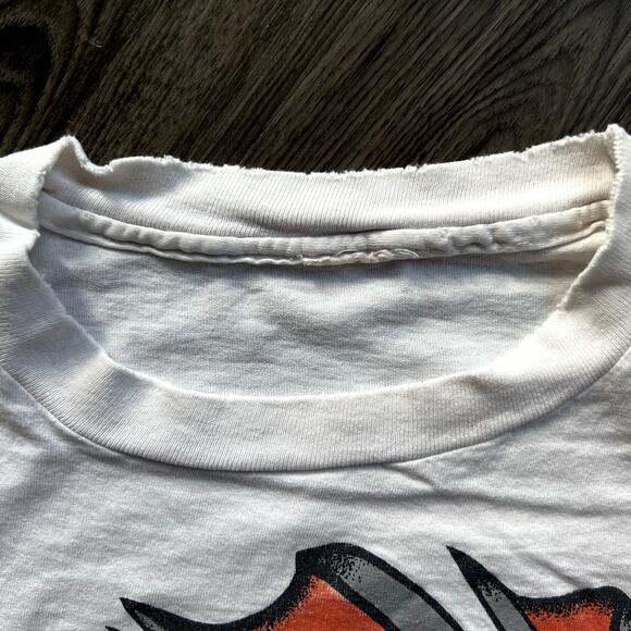 Vintage 90s Big Bugs Bunny Shirt Single Stitch Collegeware White L XL Carrot USA - Picture 7 of 13